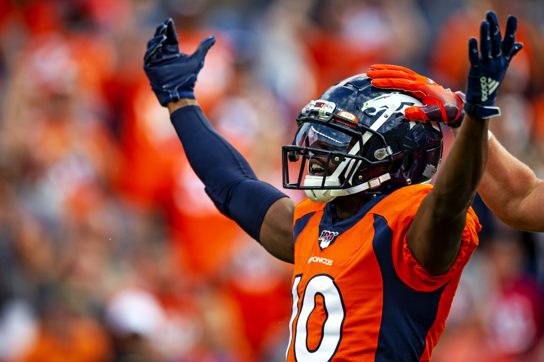 082019-sports-broncos 04.JPG